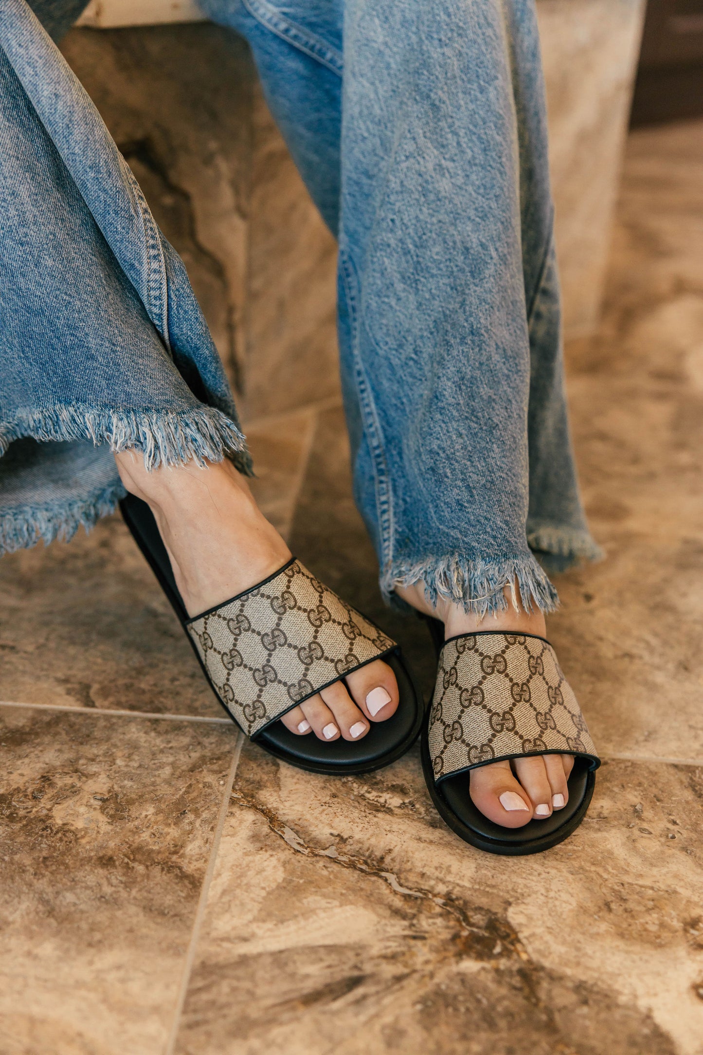 
                  
                    GG Sandal Flats
                  
                