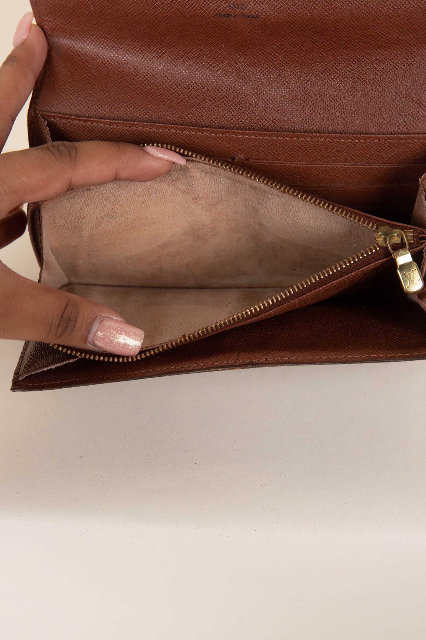 Handbag Louis Vuitton LV Long Wallet M61734 Portefeuille Sarah Brown  Monogram 121070158 - Heritage Estate Jewelry